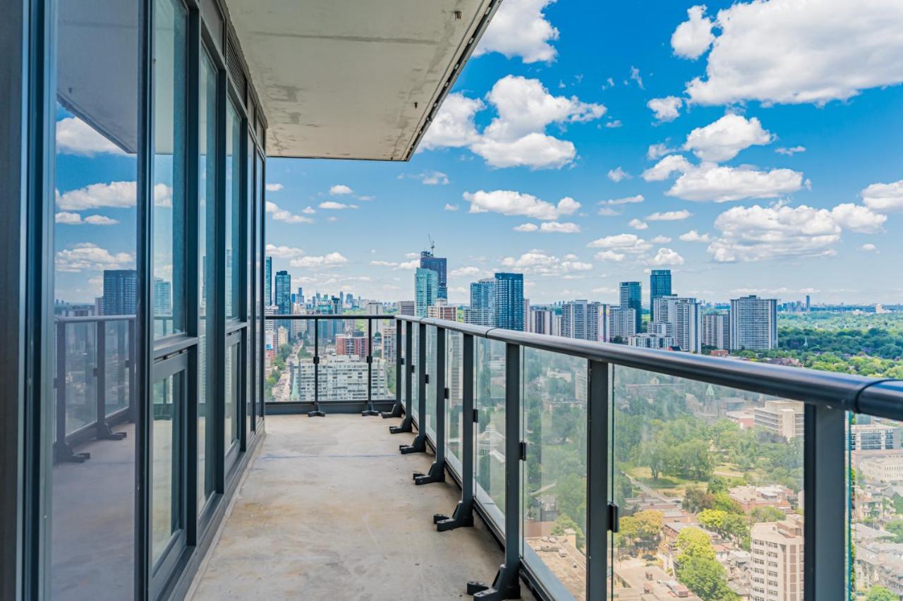 Guest house Luxury 2 Bedroom High Floor Close To Eaton Center