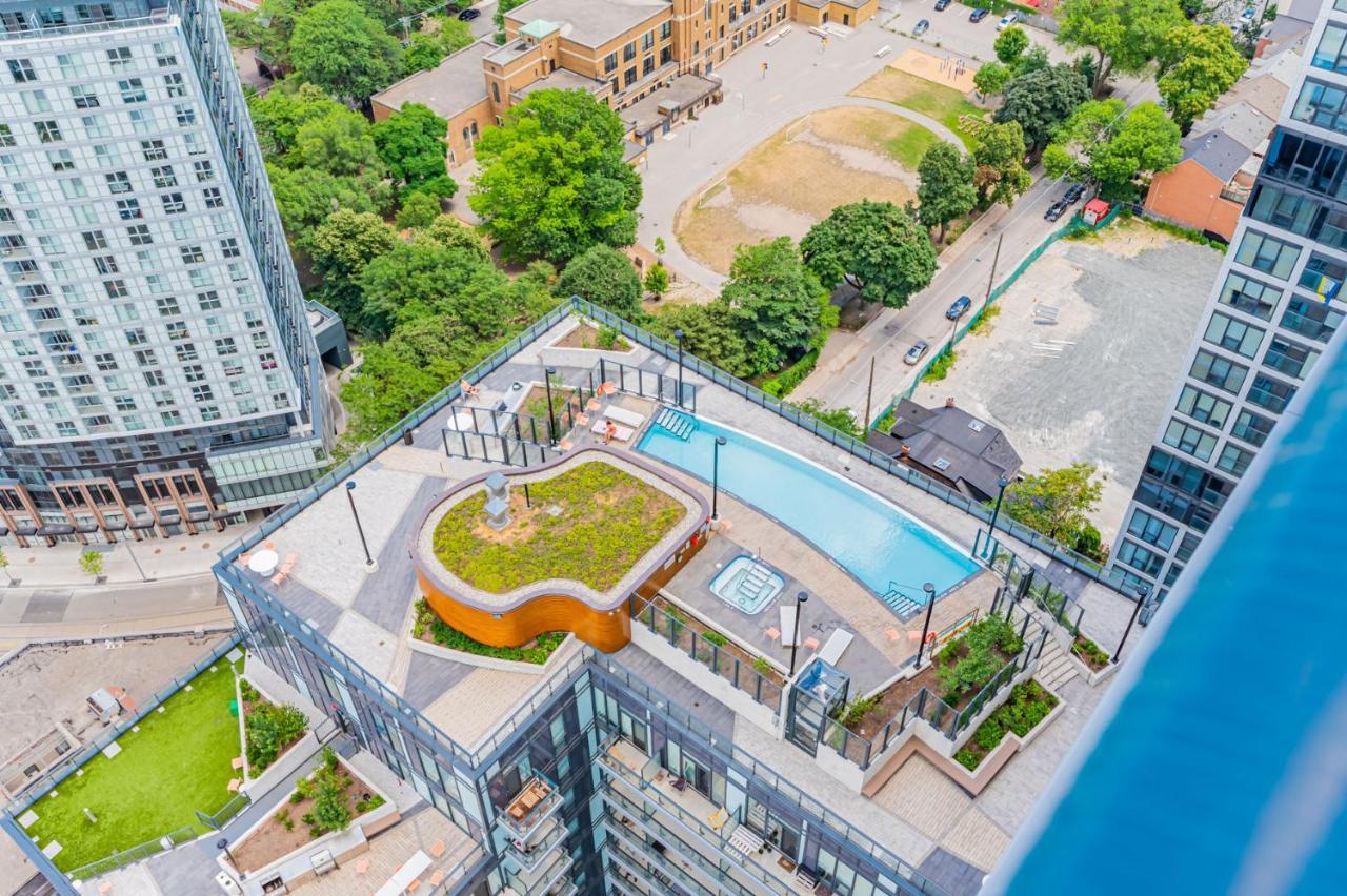 Guest house Luxury 2 Bedroom High Floor Close To Eaton Center Toronto