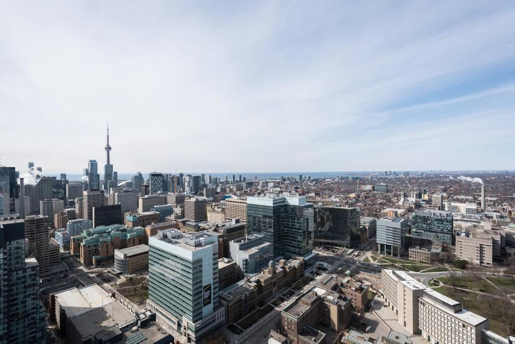 Stunning With Fantastic View Of The City! * Toronto