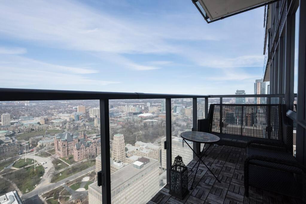 Stunning With Fantastic View Of The City! *