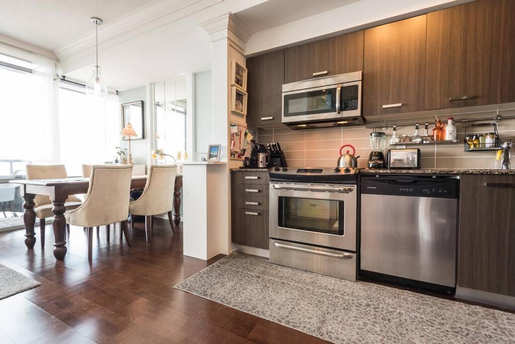Stunning With Fantastic View Of The City! Apartment Toronto
