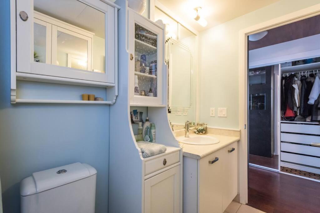 Apartment Stunning With Fantastic View Of The City! Toronto