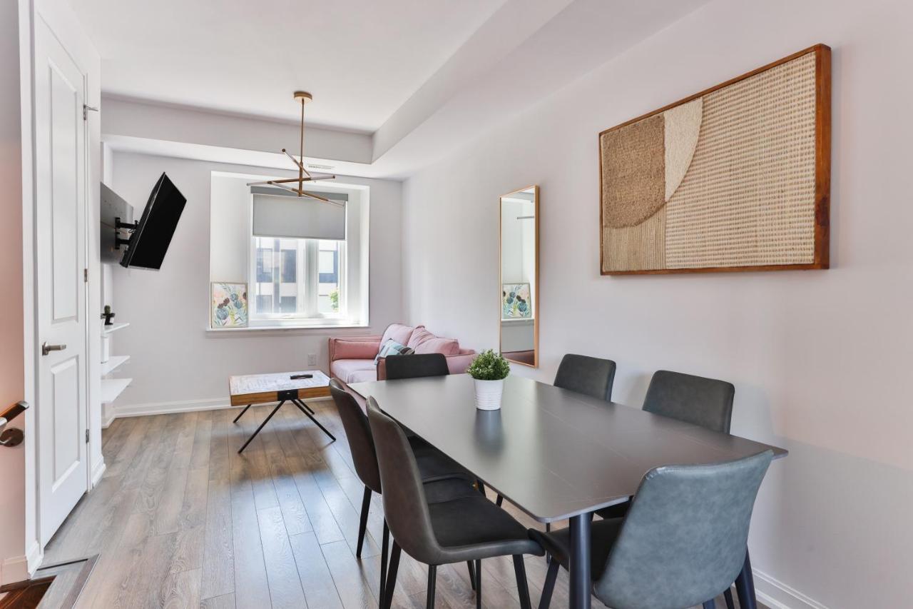 Ferienhaus 3bdr Townhouse In Downsview Park - Free Parking - 25 Min To Downtown