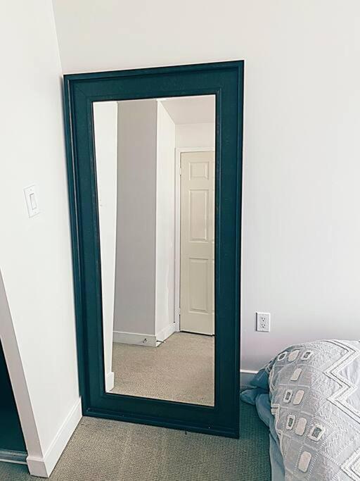 Beautiful In The Centre Of Downtown Apartment *