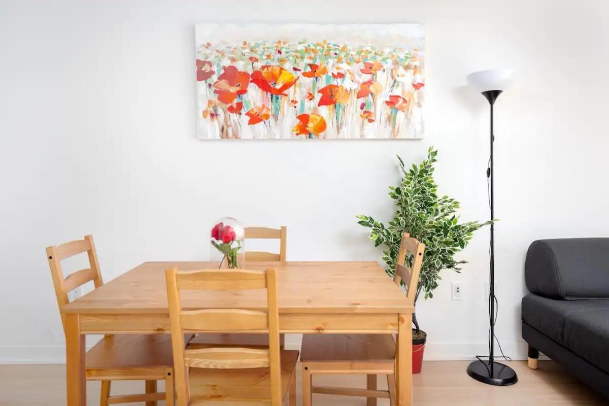 Perfectly Downtown With Free Parking Apartment