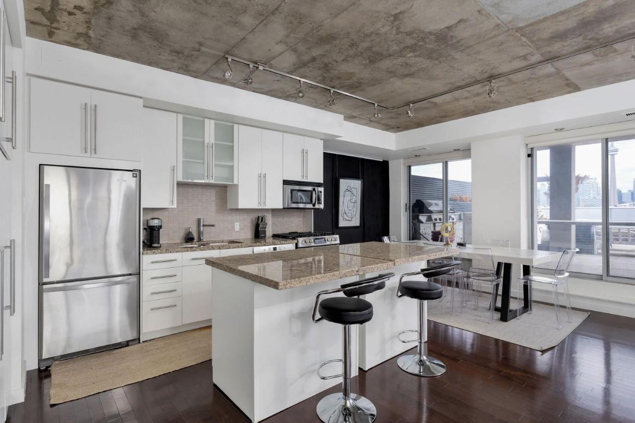 Apartment 2 Bedroom W Terrace And Parking! Toronto