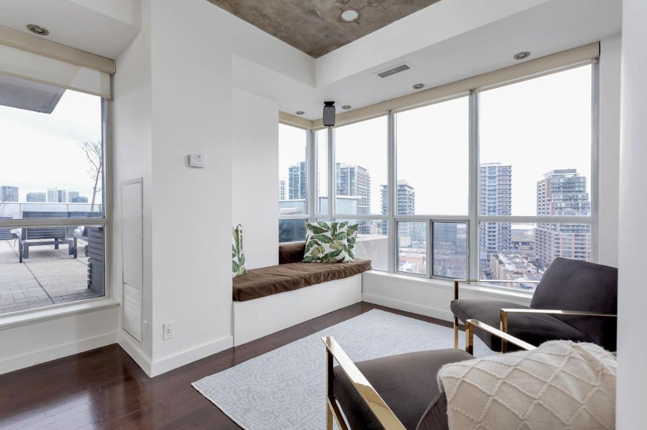 2 Bedroom W Terrace And Parking! * Toronto