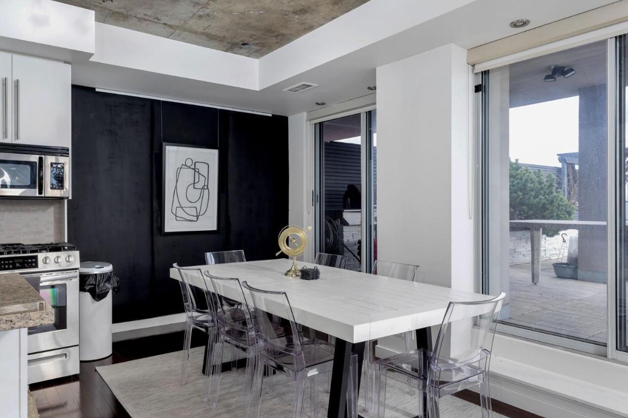 Apartment 2 Bedroom W Terrace And Parking! *