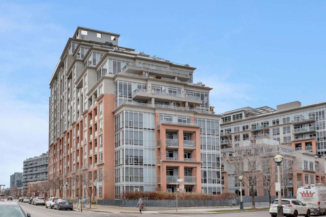 2 Bedroom W Terrace And Parking! Apartment