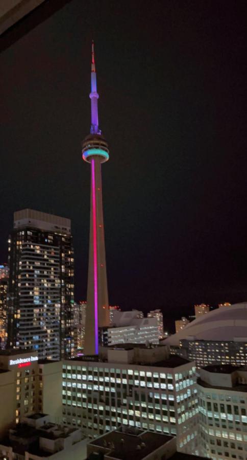 Luxury Cn Tower View Apartment