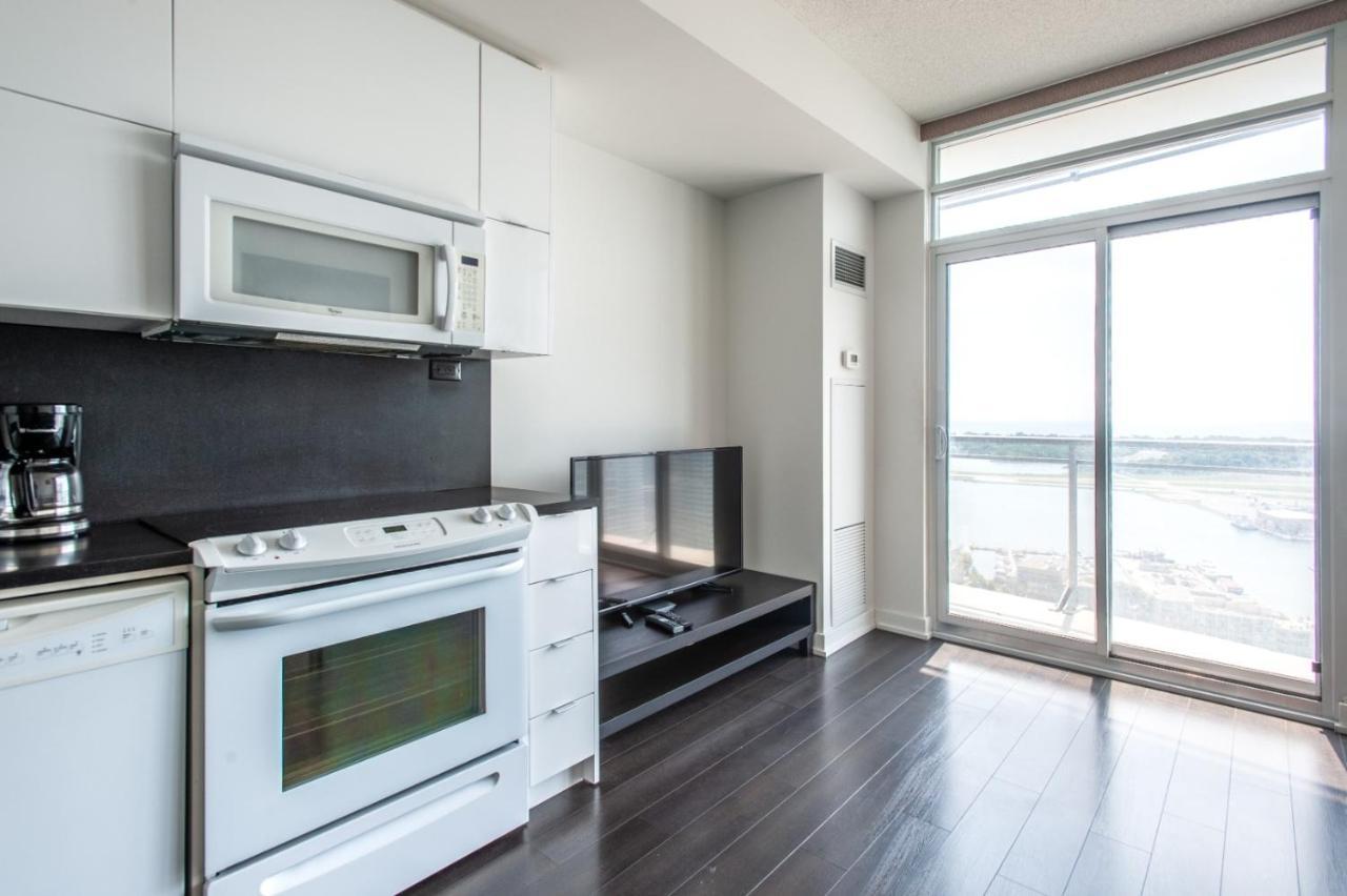 Apartment Perfectly Downtown With Free Parking *