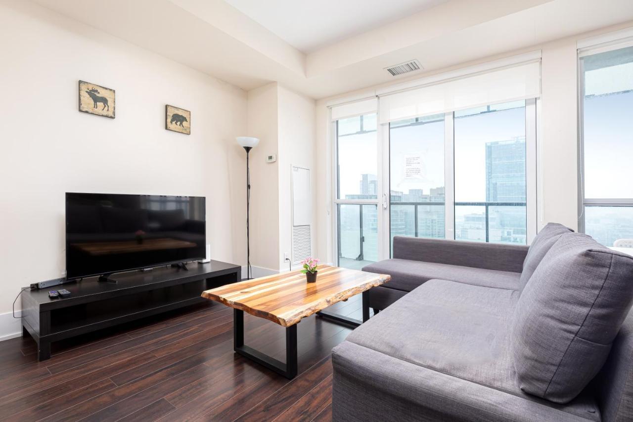 Across From The Cn Tower, Metro Convention Centre And Rogers Centre In Downtown Core *