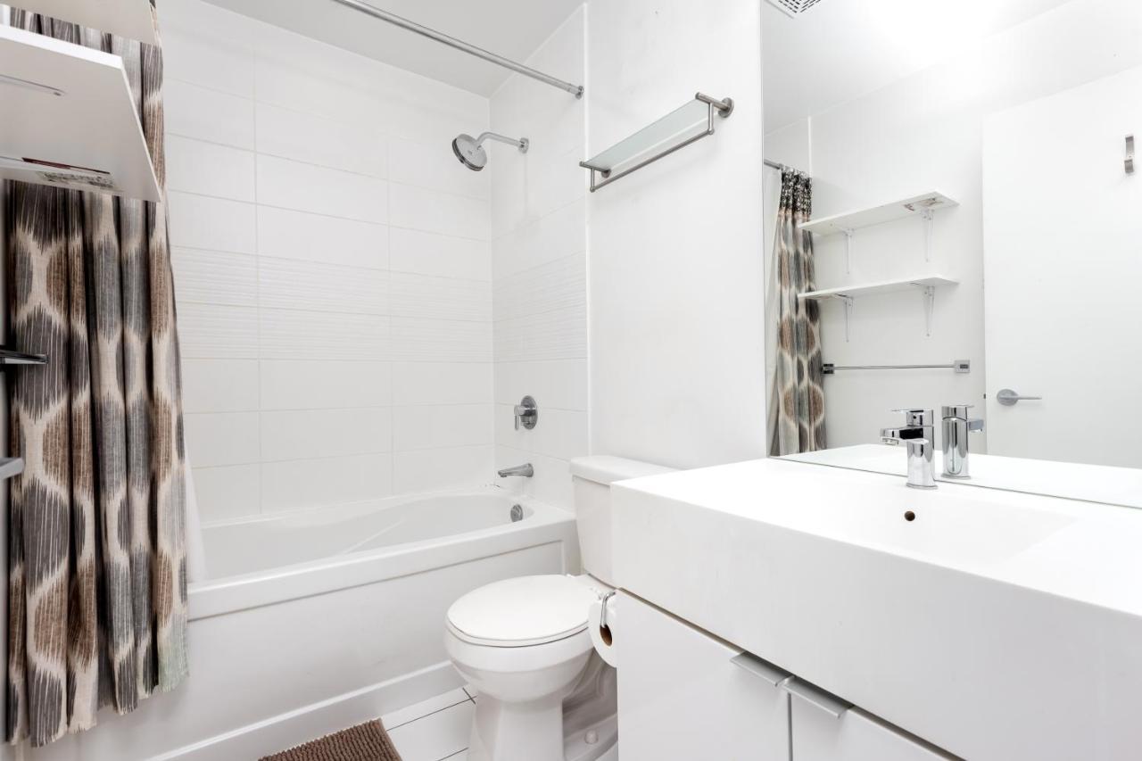 Perfectly Downtown With Free Parking Apartment
