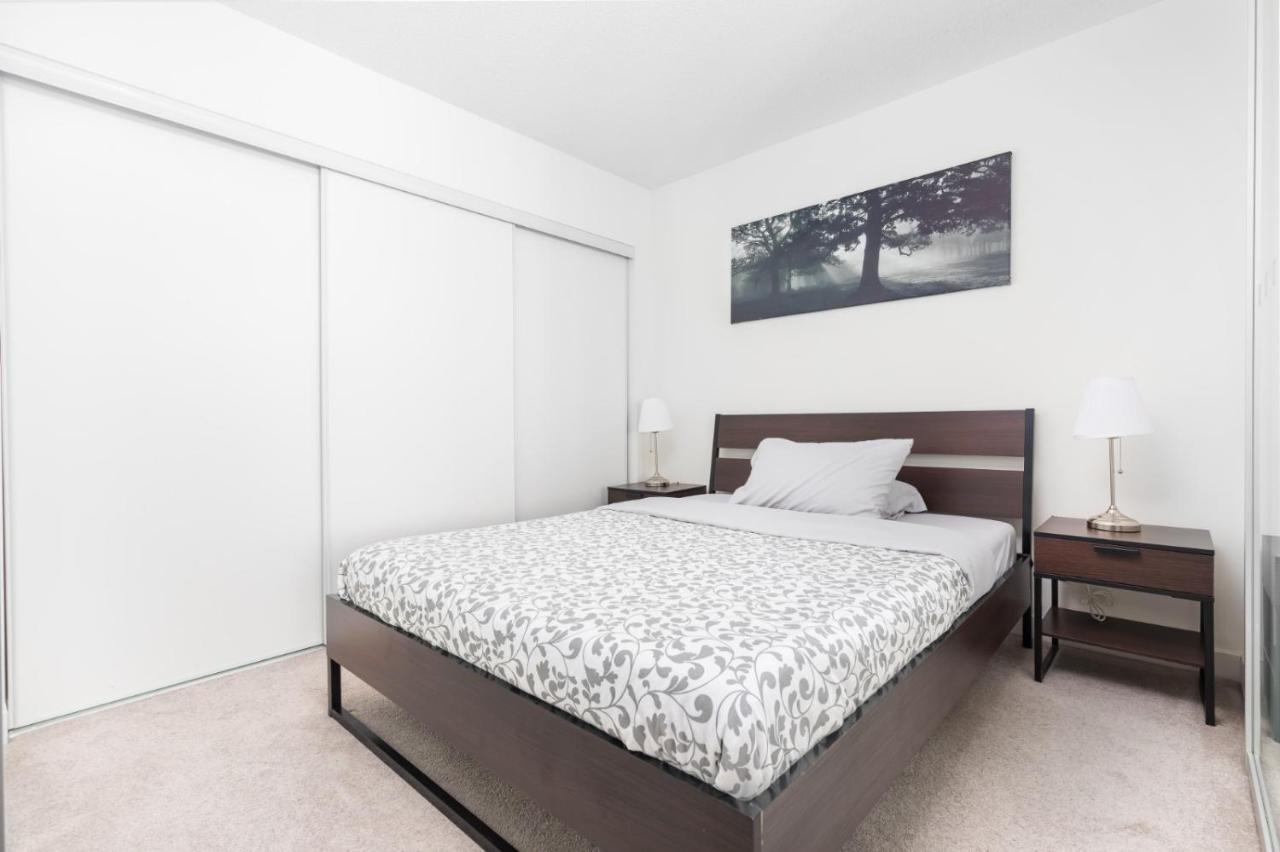 Perfectly Downtown With Free Parking Apartment *