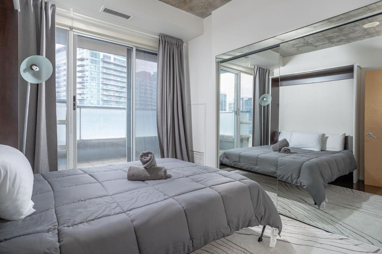 Apartment 2 Bedroom W Terrace And Parking!