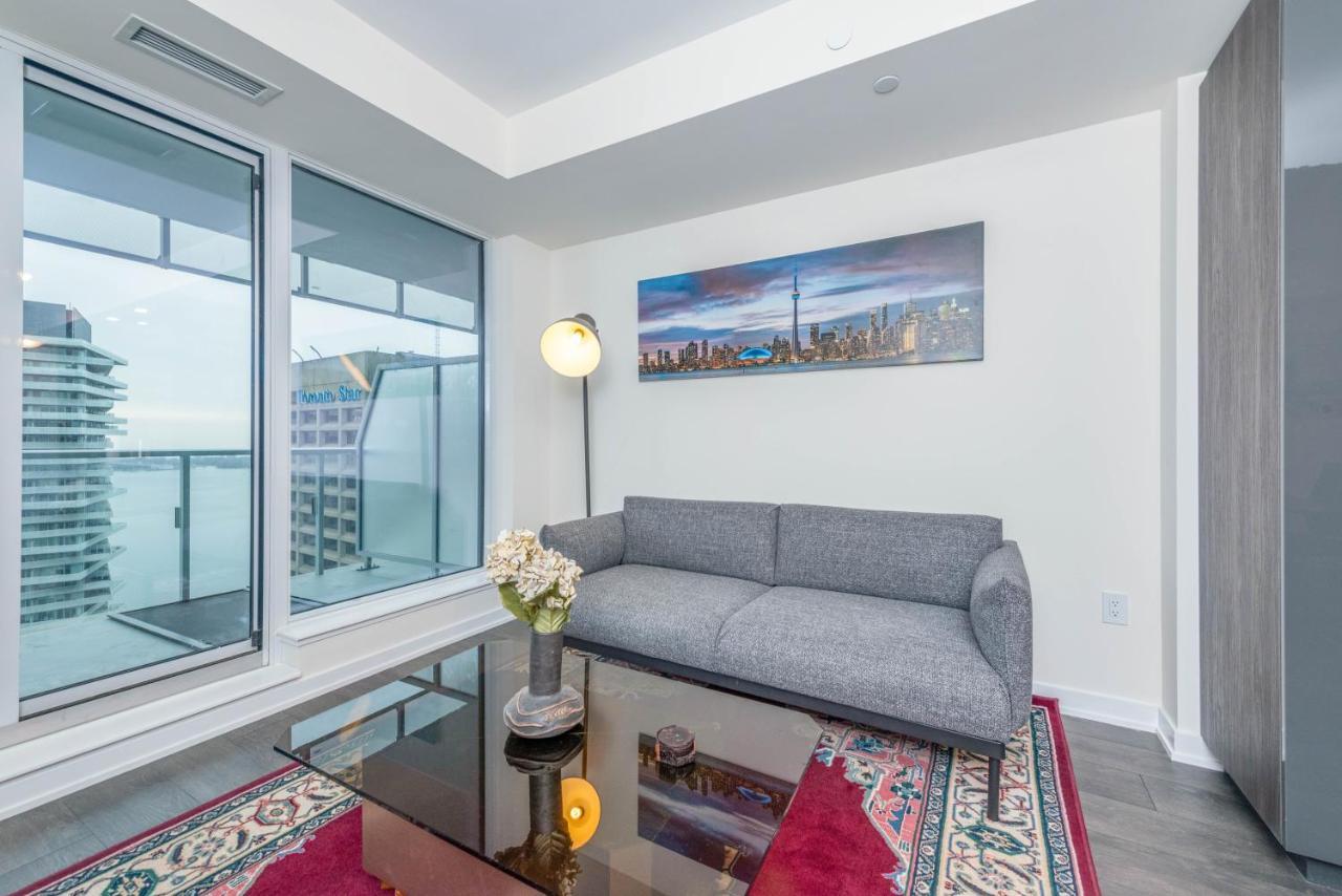 Pristine 1br + Den -harbour Front Downtown - Apartment *