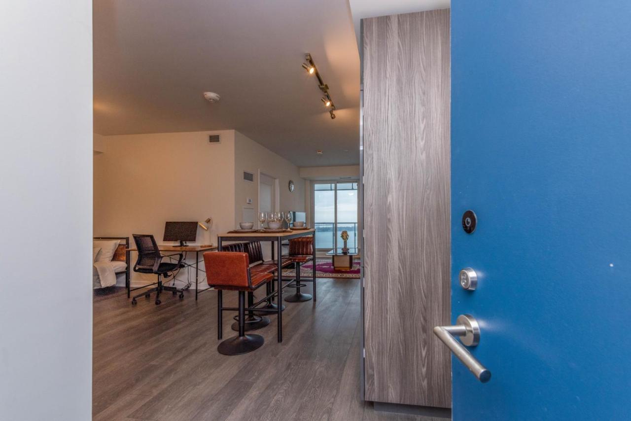 Pristine 1br + Den -harbour Front Downtown - Apartment Toronto