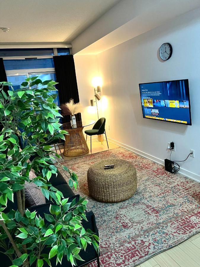 Apartment Stunning Wit Amazing View 5mins From Cntower *