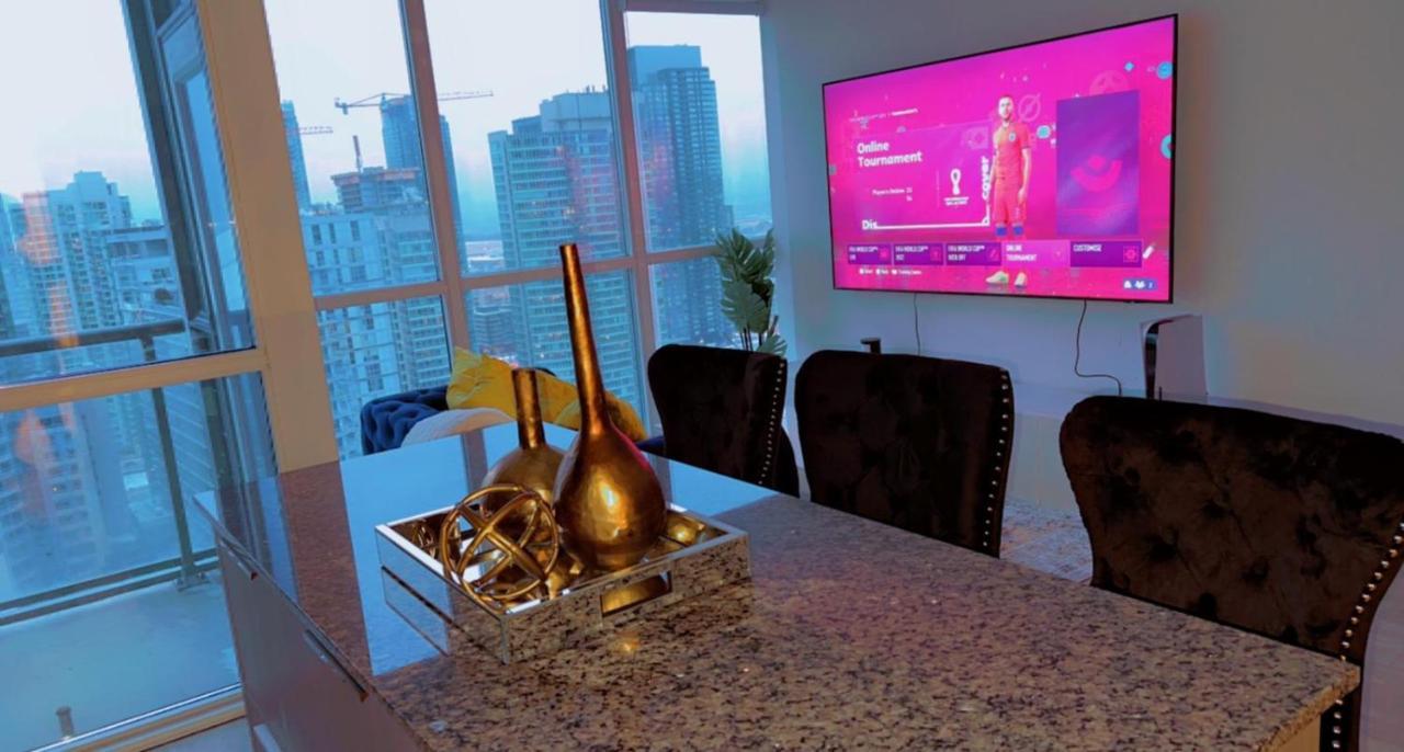 Luxury Cn Tower View Apartment