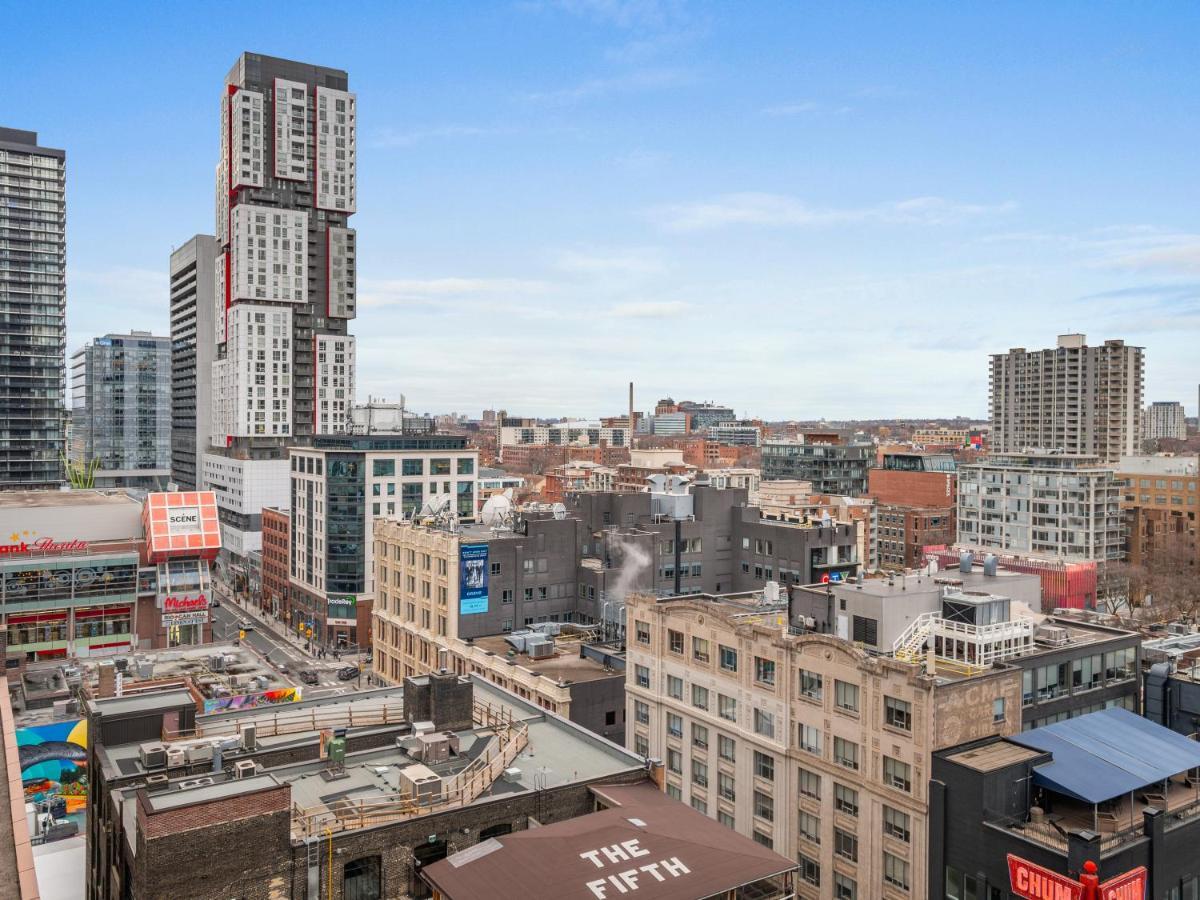 High-end 2 Bedroom - Entertainment District, Downtown - Skyline View & Balcony Apartment *