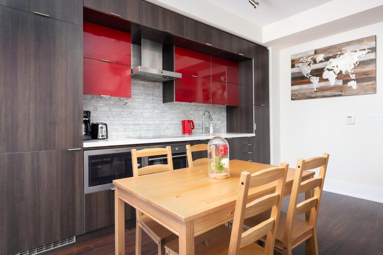 Perfectly Downtown With Free Parking Apartment Toronto