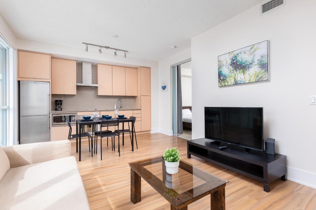 Centrally Located In The Heart Of Downtown Apartment