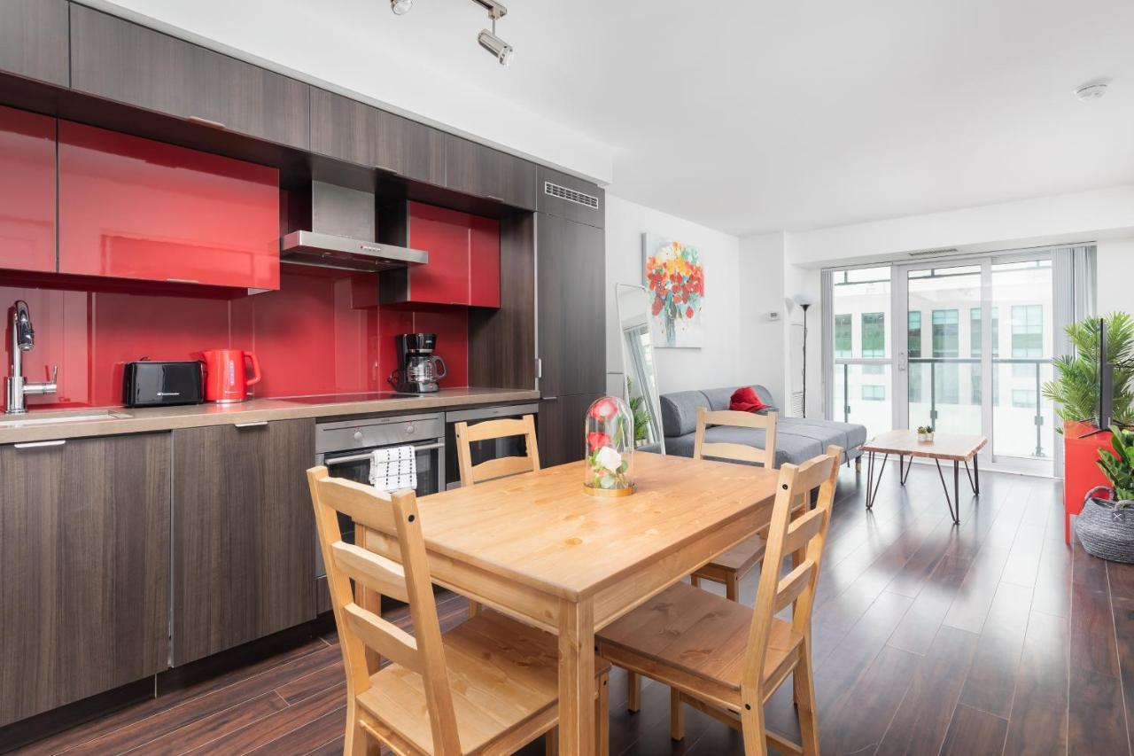 Centrally Located In The Heart Of Downtown Apartment