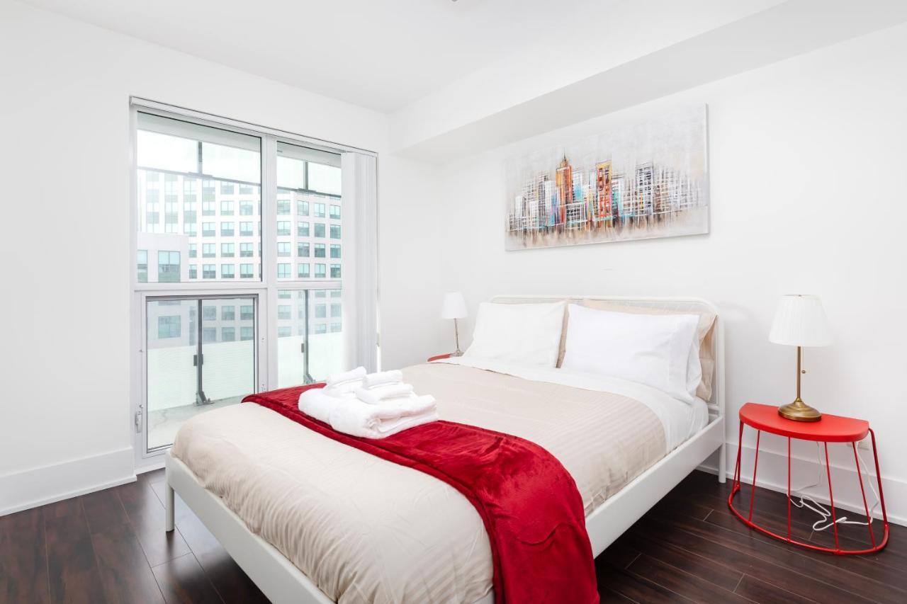 Apartment Centrally Located In The Heart Of Downtown *