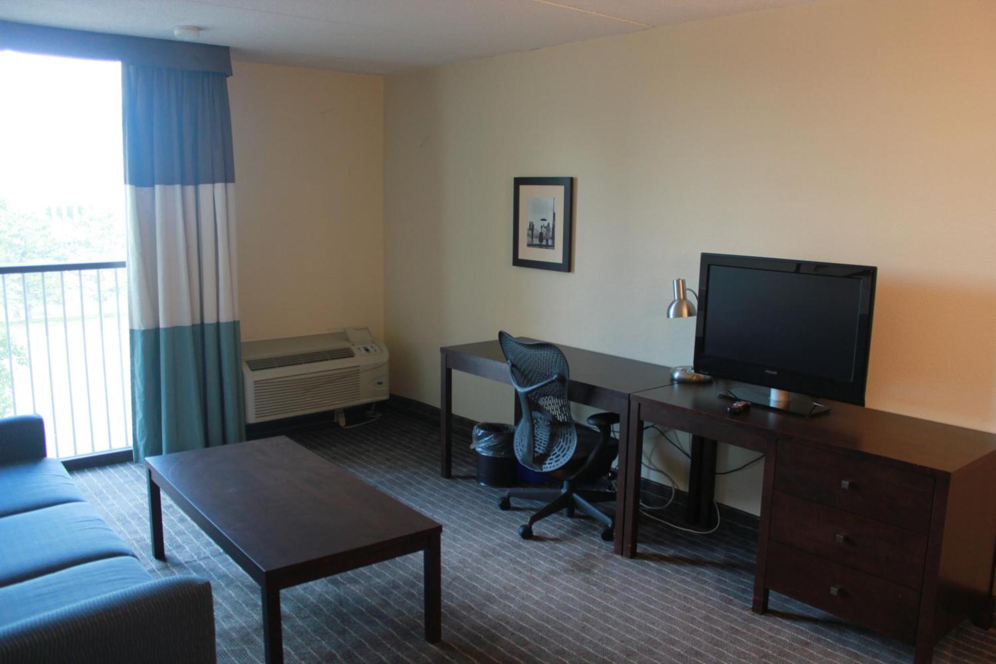 Edward North York Hotel