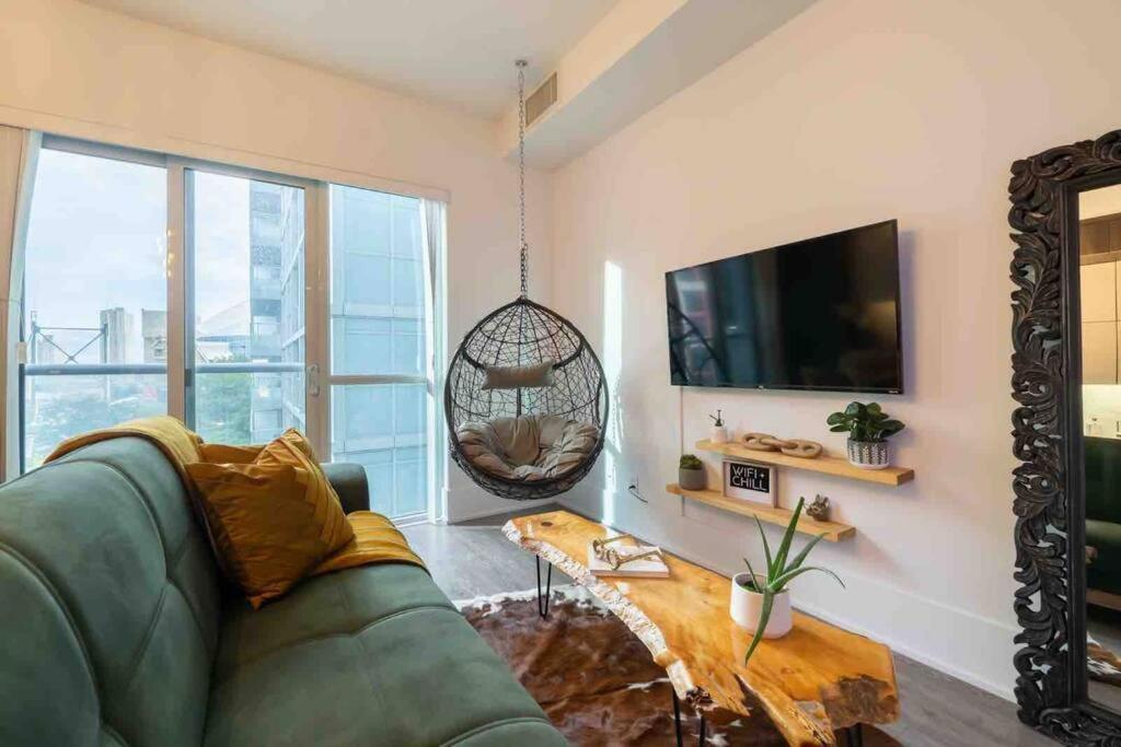 Apartment Luxury Boho Loft In The Heart Of The Downtown Core *