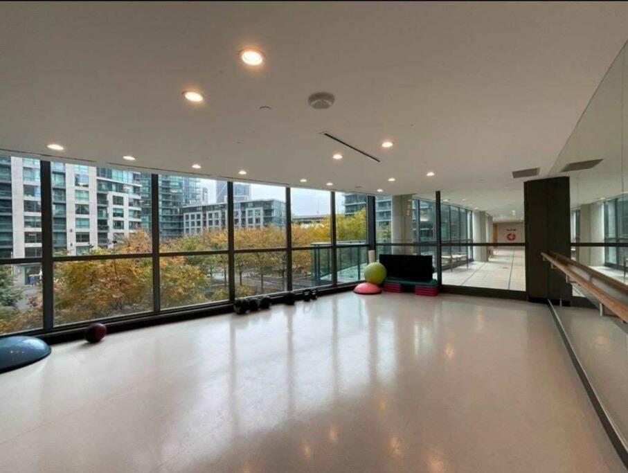 Cn Tower View With Free Parking, Pool, & Amenities
