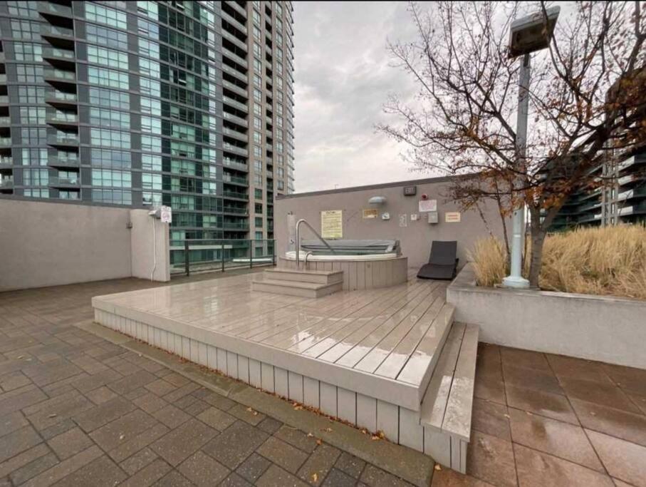 Cn Tower View With Free Parking, Pool, & Amenities