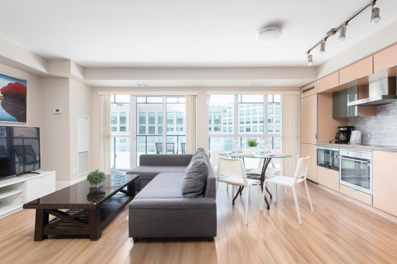 Perfectly Downtown With Free Parking *