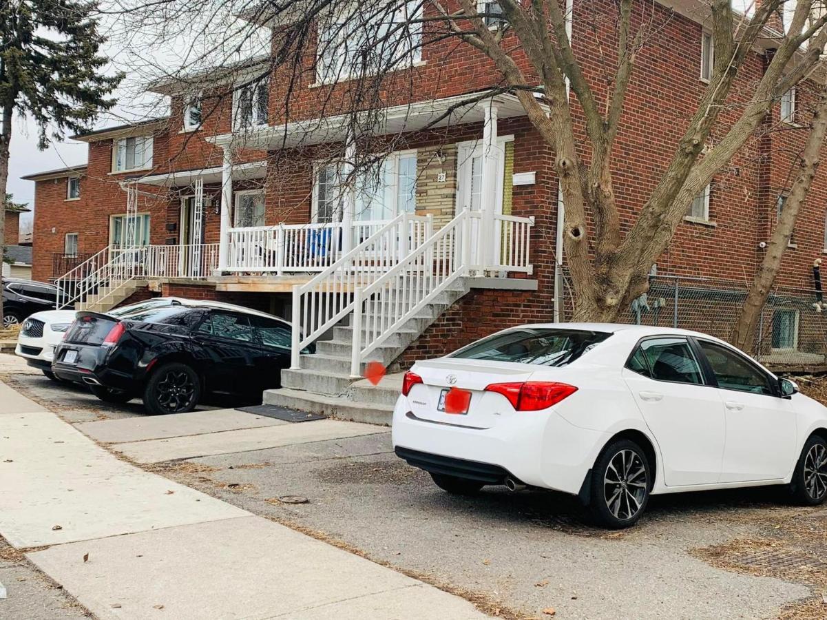 Full Privacy House With Free Parkings Apartment Toronto