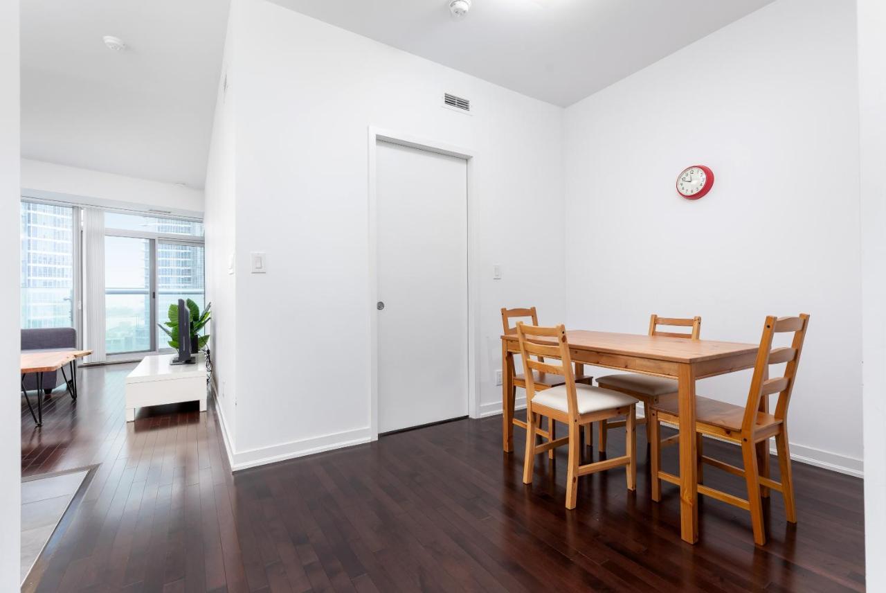 Across From The Cn Tower, Metro Convention Centre And Rogers Centre In Downtown Core * Toronto
