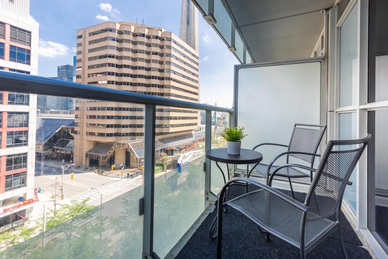 Across From The Cn Tower, Metro Convention Centre And Rogers Centre In Downtown Core Apartment Toronto