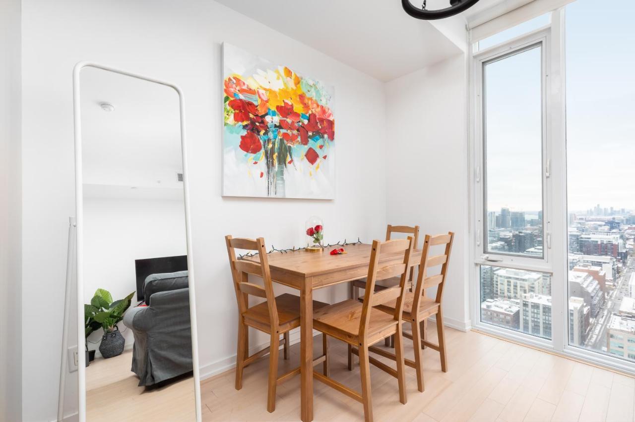 Cozy Loft Perfect For Relaxing In Heart Of Toronto
