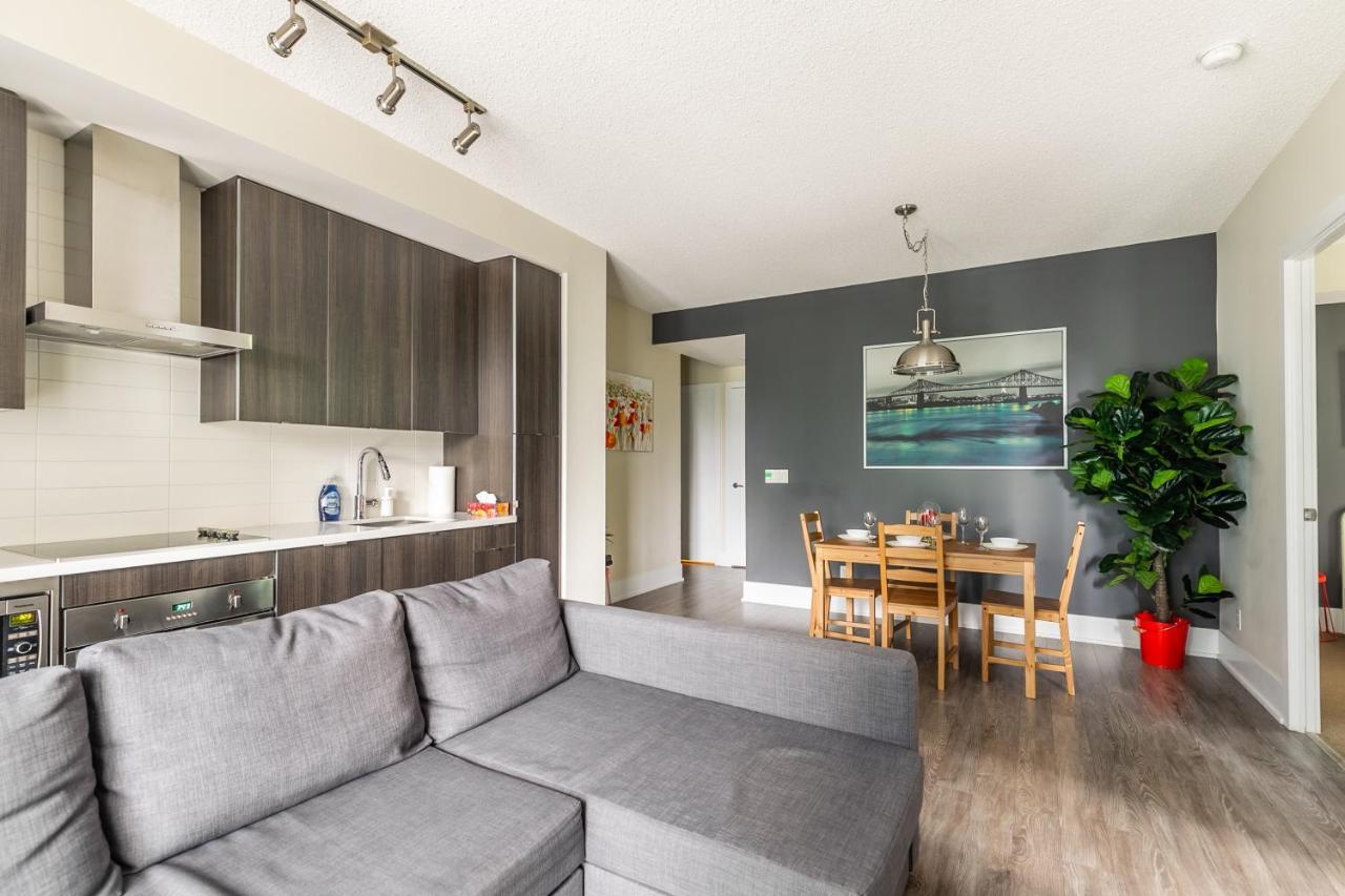 Perfectly Downtown With Free Parking Apartment *