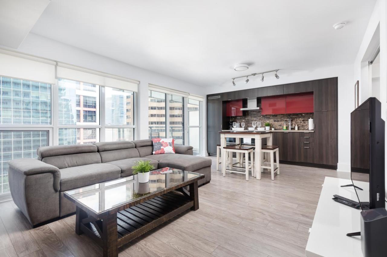 Apartment Perfectly Downtown With Free Parking *