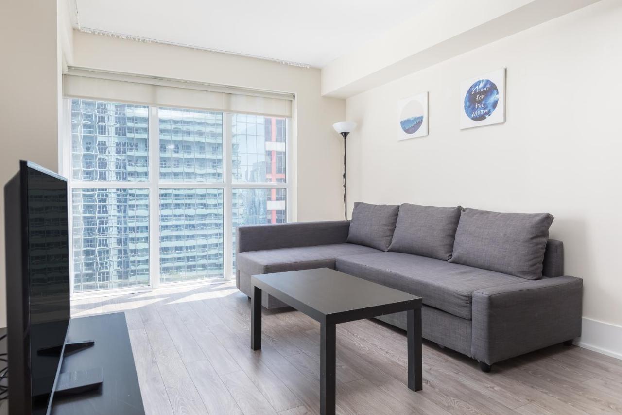 Across From The Cn Tower, Metro Convention Centre And Rogers Centre In Downtown Core Toronto
