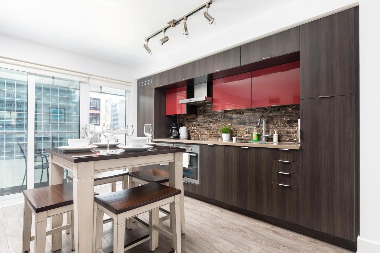 Apartment Perfectly Downtown With Free Parking *