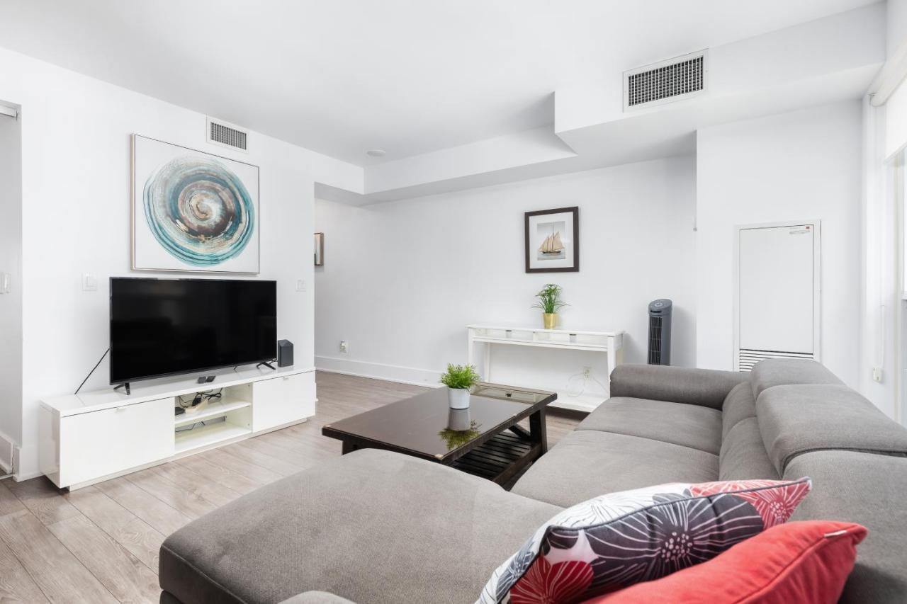 Perfectly Downtown With Free Parking Apartment