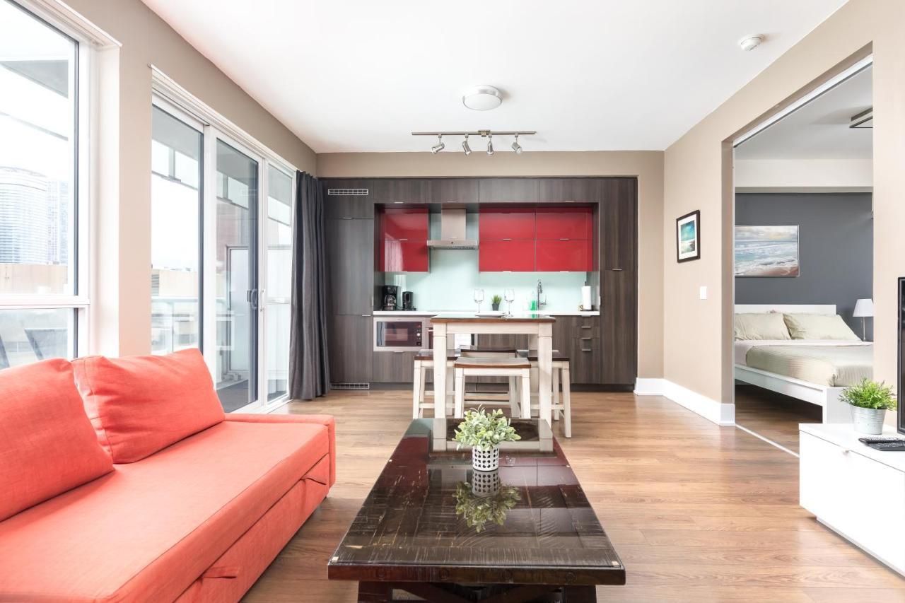 Across From The Cn Tower, Metro Convention Centre And Rogers Centre In Downtown Core *