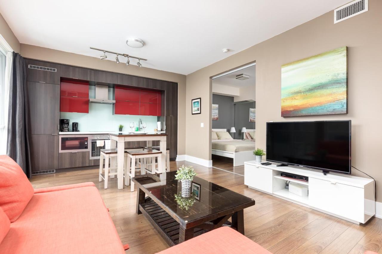 Across From The Cn Tower, Metro Convention Centre And Rogers Centre In Downtown Core * Toronto