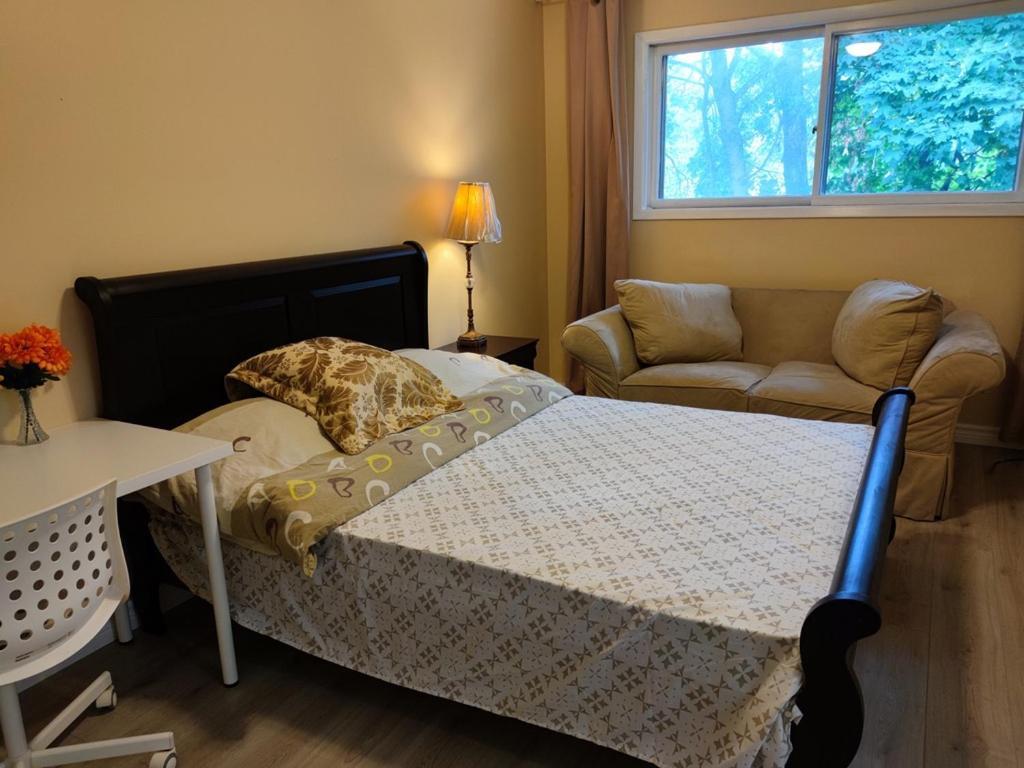North York Close To Hwy 401 And Dvp * Toronto