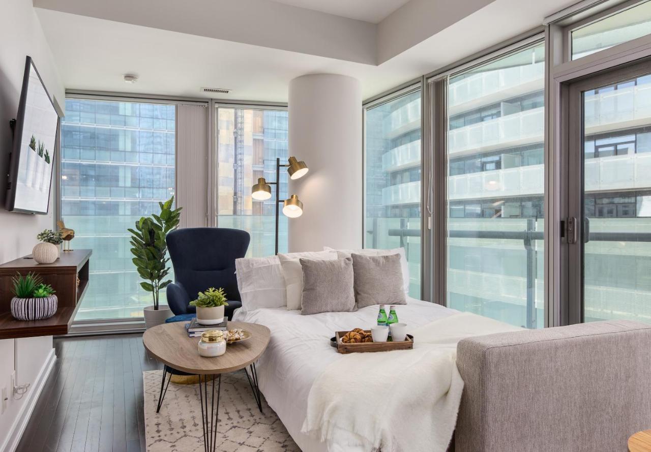 Apartment Condo Downtown, Cn Tower, Financial District *