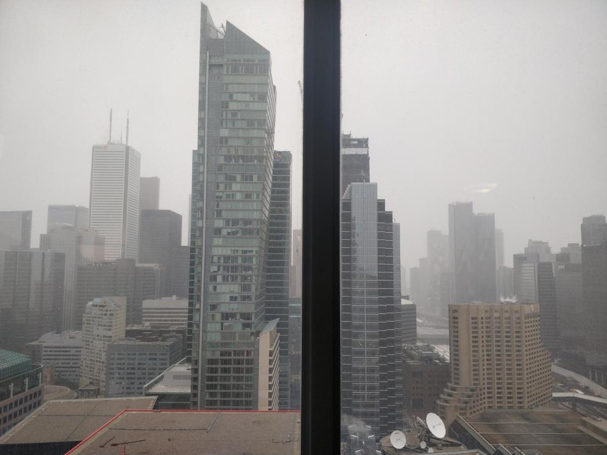 Apartment Entertainment District, Downtown - 300 Front 1 Bed 1 Bath, City View Toronto