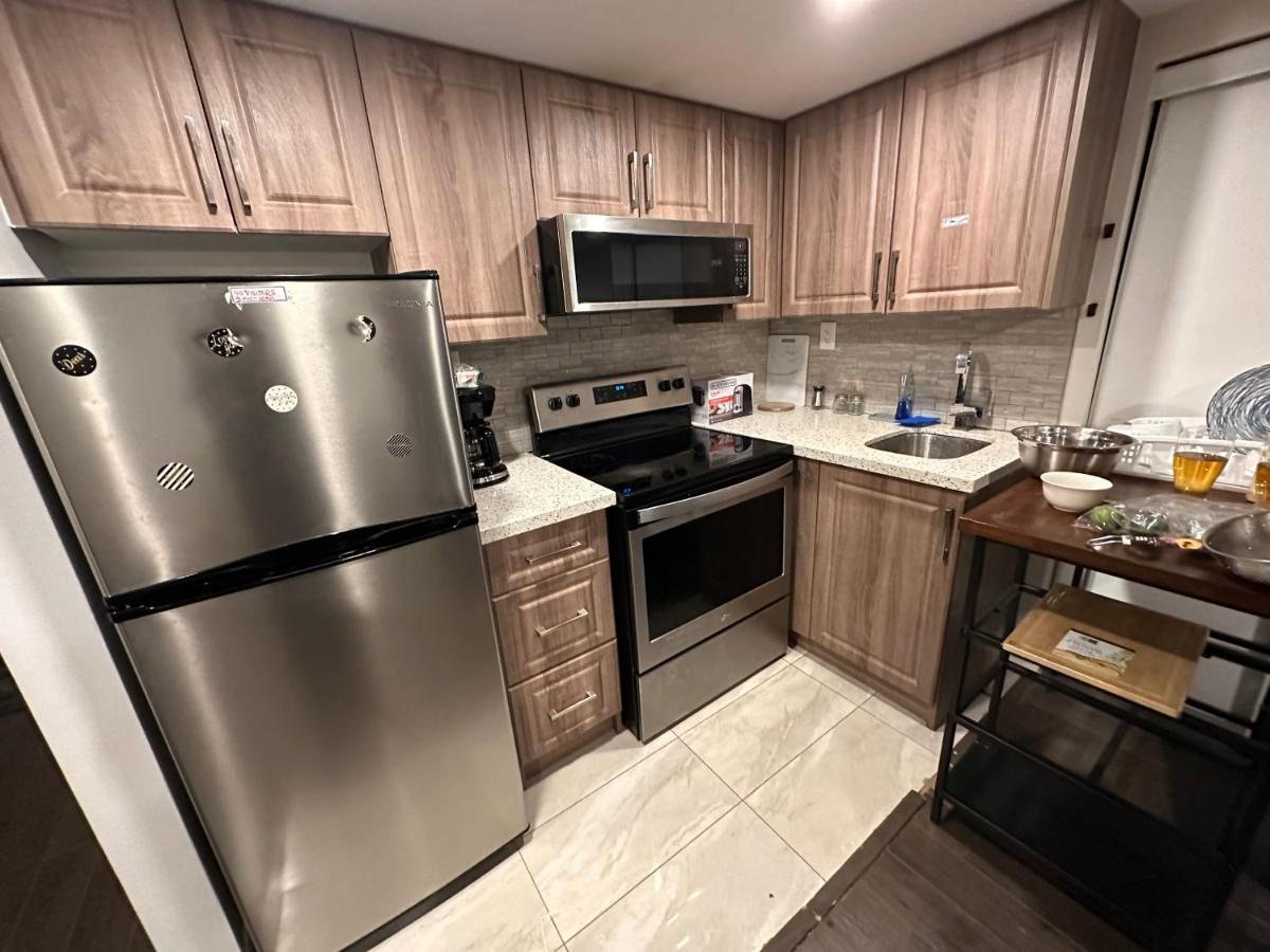 Apartment Beautiful 1 Bedroom Basement In *