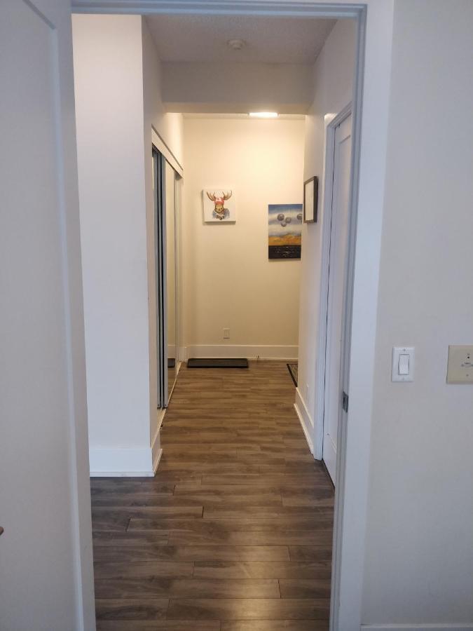 Entertainment District, Downtown - 300 Front 1 Bed 1 Bath, City View Apartment Toronto