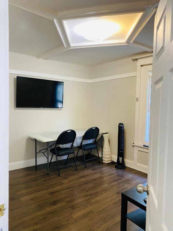 Luxury Iv East York Space Share Canada Privatunterkunft